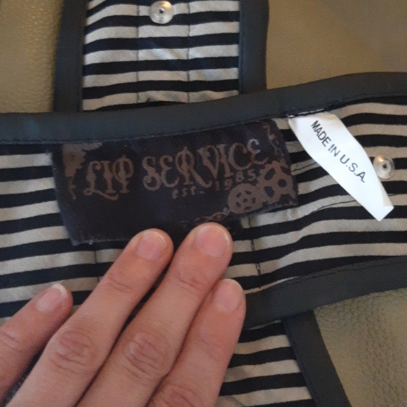 Vegan leather vest. - Picture 2 of 2